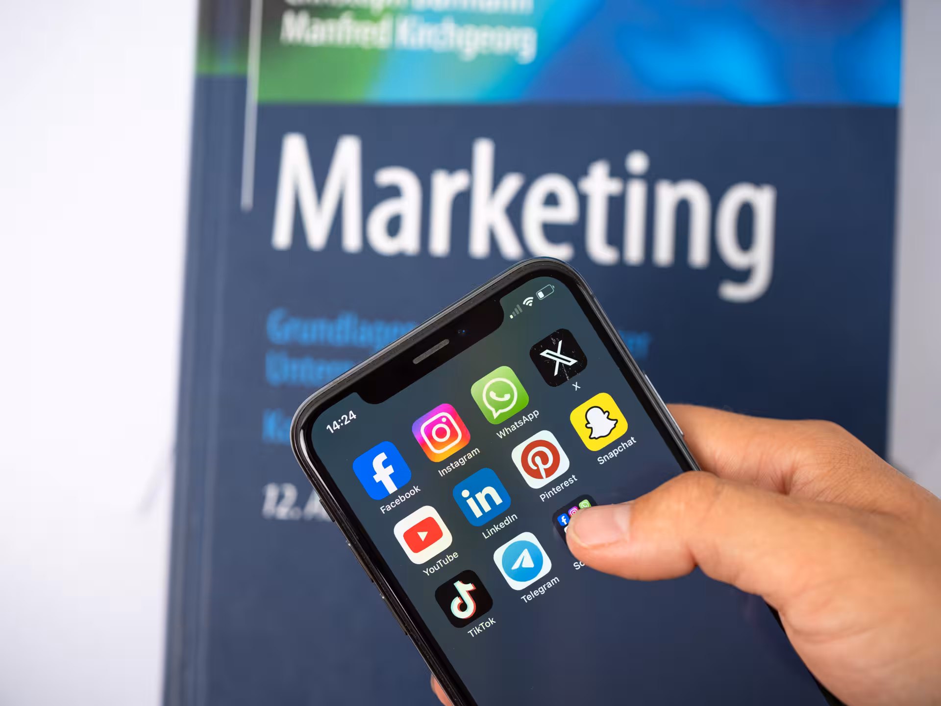 Handy mit Social Media Apps